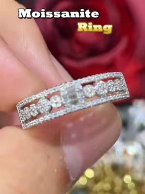 Affordable Jewelry That Passes A Diamond Tester.#delzzad #moissanitejewelry #TikTokshopbacktoschool #moissanite #2026trend #viraltiktok #nontarnish #unisexjewelry #sparkleandshine #giftguide #14kgold #lacedesign #flowerring