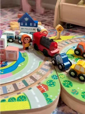 Finally a train track set that doesn’t take up half of the room & it’s so easy to put away when it’s not being used👧🏼🚂💗 #toddlertoys #toysfortoddlers #screenfreeplay #TikTokshopbacktoschool 