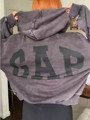 I’m wearing a size large #sizelarge #gaphoodie #hoodie #fallfashiontrends #falldealsforyou 