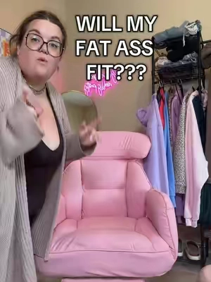 This Office chair is extra wide and 24 inches wide so it actually fits your plus size body! It has a 300 pound weight limit and I actually weigh slightly more than that and it works for me. It requires and there's even a foot rest! If you want a crisscross chair, that's also versatile. This is the Office chair to get! ##TikTokshopbacktoschool##BackToSchool##PlusSize##officechair