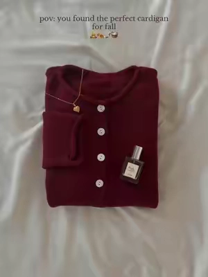 beautiful color 🧸🧣🍂 #fallfashion #cardigan #falloutfits #chic #outfitinspo burgundy oversized cardigan fall outfit inspo ideas simple chic cozy 