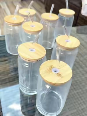 🥤✨ Obsessed with this 12-piece glass tumbler set! Comes with bamboo lids & straws—perfect for iced coffee, juices, smoothies and more. 🤍 #GlassTumblers #KitchenFinds #HomeEssentials #tiktokshop 