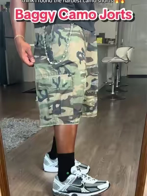 #mnml #camo #jorts #baggyjeans #fashion 