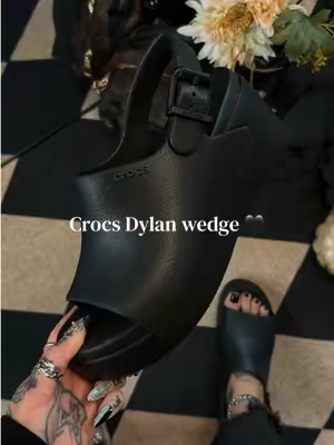 @Crocs #crocs #crocsnewarrivals #platformshoes #comfyheels #altoutfits 