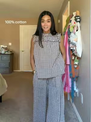 5’0” wearing size xsmall 