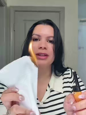 Si usas calor en tu cabello con frecuencia, este dúo puede convertirse en un básico 💕  OGX Bond Protein Repair ayuda a proteger la fibra capilar mientras deja el cabello con una apariencia más pulida, suave y manejable.  El sérum ayuda a sellar y el spray protege durante el peinado con calor, sin dejar sensación pesada. ✨ #OGX #HairRoutine #CabelloSuave #HairTok #TikTokShop @OGX Beauty 