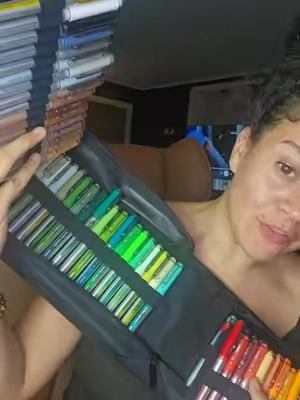 #creatorsearchinsights acrylic marker pens and brands 