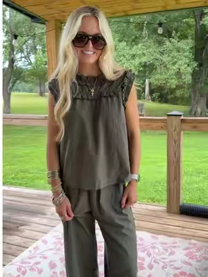 Teachers and girlies who work in an office!!! This cotton and linen set is perfect! So easy and great quality! #tiktokshopcreatorpicks #TikTokshopbacktoschool #matchingset #teacheroutfit #backtoschooloutfit 