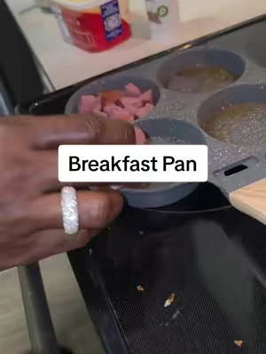 breakfast, sliders and more this multifunctional frying pan helps us eat at home more and save #breakfastpan #kitchenessential #breakfastlovers 