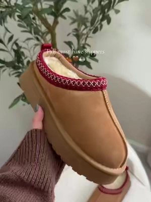The coziest platform slippers for fall 🍂🤎 #slippers #fallfashion #platformslippers #fallaesthetic #womenshoes 