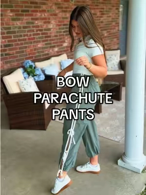 These are so freaking CUTEEE🤌🏼✨ #parachutepants #pants #fallfashion #falltransitionoutfit #cutepants 
