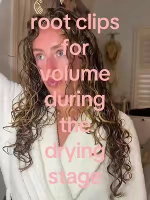 linked them ofc #bouncecurl #rootclips #curlyhair 