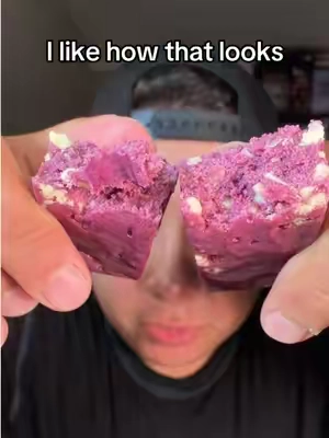 If you like berry flavors this @David Protein Blueberry pie is for you. It taste great and has zero sugar, I’ll try to leave them in the TikTok shop cart. #snacktok #proteinsnack #protein #davidproteinbars #proteinbars 