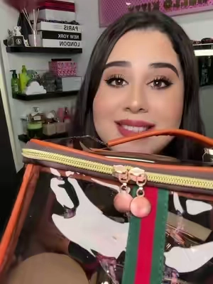 I’m actually shocked.. it’s perfect 😍 #makeupbag #travelbag #vanitybag #luxury #boujeeonabudget 