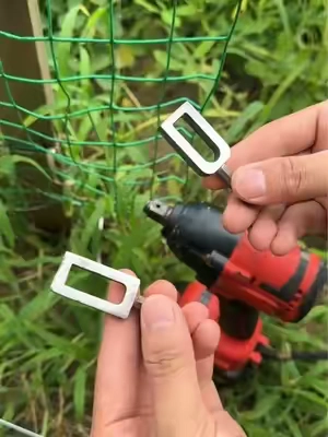 Let your drill do the wire twisting. This 6mm hex-shank wire twister quickly creates tight, consistent twists for rebar, fencing, and other wire jobs-without wearing out your hands.#WireTwister #RebarTools #RebarTying #FencingTools #ConstructionTools