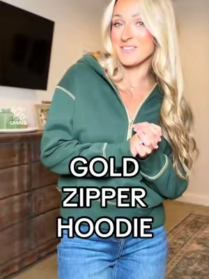 @PrettyGarden fall and winter staple right here! This hoodie screams expensive but actually affordable! #hoodie #croppedhoodie #TikTokshopbacktoschool #BackToSchool #sohochic 