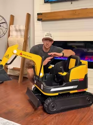 What kid wouldn’t love this? #excavator #kidstoy #excavatortoy #kidstoys 
