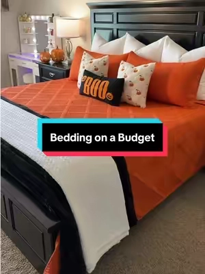 If you have a king bed, get the cal king for a little more on the sides!  #bedding #falldecor #fallbeddingdecor #beddingset #quilt 