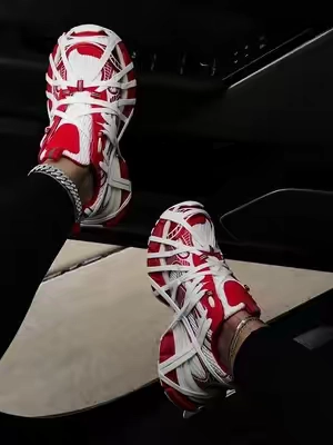 #azaleawang #sneakers #chunkysneaker 