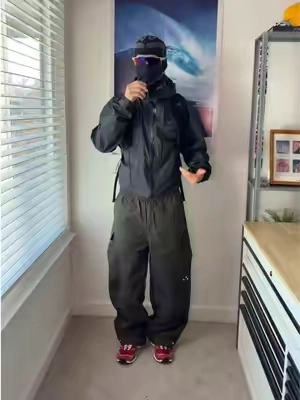 NEW best hiking pants #hikingpants #hikinggear #gorpcore #shellpants #baggyshellpants 