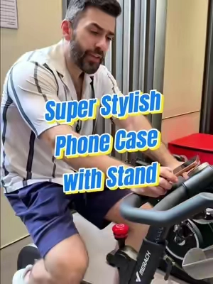 I didn’t expect that the phone with a kick stand case is so easy to use! As an Apple user, you can really rush with your eyes closed! #MAGICJOHN #losangeles #foryoupage❤️❤️ #phonecase 