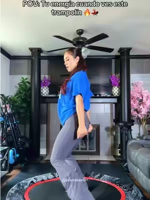 Este trampolín automáticamente activa mi energía 😂🔥 Una forma divertida de poner todo el cuerpo en movimiento mientras disfruto cada canción 💙✨  #cardio #trampoline #workout #motivation #Backtoschool 