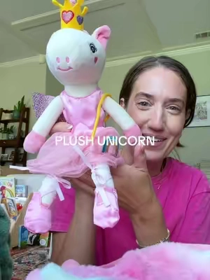 I can just hear the girls squealing with excitement over this one 💖  @Hahaland  #girlgift #giftsforgirls #unicorntoy #pretendplay #screenfreeplay 