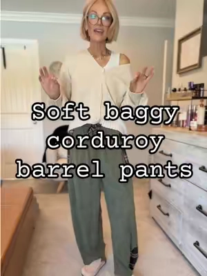 It’s a soft, light corduroy 🙌🏼 #corduroypants #comfypants #fallfashion  @UEU 