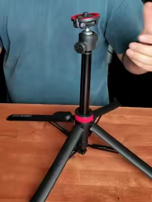 if you use a camera to film, using your phone as the screen is a GAME CHANGER @Ulanzi_Official #creatorfinds #ulanzi #tripod 