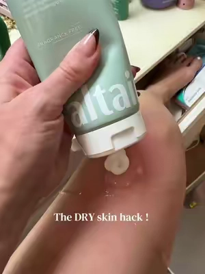 Dry skin hack! #dryskin #crepeskin #bodymoisturizer 
