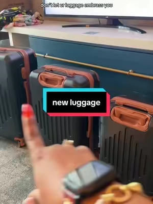 Nothing ruins the vacation aesthetic faster than luggage that’s been through 17 wars 😂 This 3-piece set understood the assignment.  #luggageset #travelfinds #travelmusthaves #vacationessentials #travel 