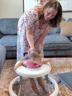 Collapsible space saving baby walker/saucer (saucer fabric bottom snap on piece included). This has a 360° rotation and goes across different surfaces smoothly!👶🏽  #babiesoftiktok #babymusthaves #babywalker #babydevelopment #babywalking 