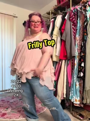 This top is so cute!! I got it in a second color. #womensfashion #SoftGirlEra #plussizefashion #curvystyle #curvyfashion 