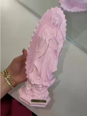 love my pink virgen mary🥹🥹🥹 #virgenmary #virgenmarystatue #virgensitadeguadalupe #virgencita #pink  