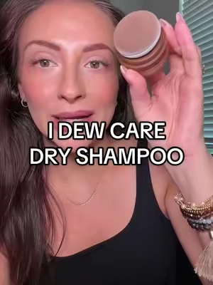 probably the smartest applicator everrr  #dryshampoo #oilyhair #greasyhair #hairpowder 