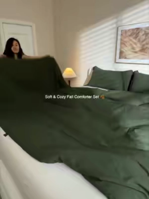 I honestly didn’t think I needed a blanket and comforter in one until I started using this 😭🤍 Some nights I just want the lighter blanket, and when it gets chilly I put them together and it’s SO cozy. It’s basically been living on my bed ever since.#yourcomforteryourway , #bedsure2in1comforter #DealsForYouDays #backtoschoolshopping #bedsure #autumnvibe #autumnvibes🍁#moodybedding #augtober #tiktokshopbacktoschool #halloweenfinds