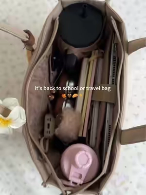 This neutral tote feels like a warm latte in bag form – comforting, smooth, and always a good idea. ☕#TikTokshopbacktoschool #backtoschool #everydaybag #totebag #workbag 