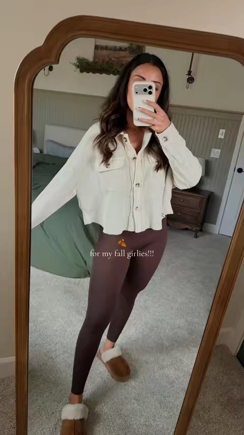 this cropped waffle knit button-up is officially a fall favorite. so cute with jeans, leggings, or literally anything 🤎 wearing a medium!  #falloutfitinspo #waffleknit #oversizedcardigan #falltransitionoutfit 