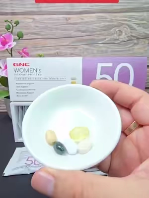 GNC Women's 50+ Vitapak, 5-en-1 Multivitamínicos, para apoyar las Hormonas saludables, Salud del cerebro, Metabolismo, Fuerza ósea #GNCWomen50Plus #GNCWomenVitapak #supplementsforwomen #TikTokshopbacktoschool #supplements 