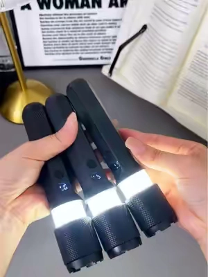 ⚡esencial de emergencia👇 no lo pierdas👇👇 #TikTokshopbacktoschool #Flashlight #LaserFlashlight #EmergencyKit #SafetyGear 