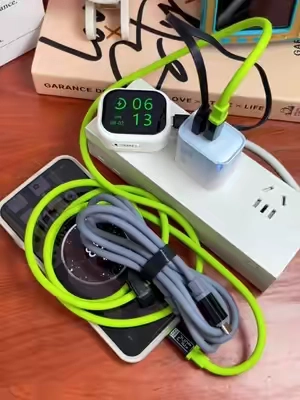 Only 1% of people know that phone charging can actually be this fast.#FastCharging#fastchargingcable#summervibes 