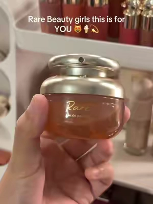 this is easily Rare Beauty’s best deal yet 👏🏻👏🏻👏🏻 so many bundles to choose from & they all make perfect xmas gifts 😻 @Rare Beauty #rarebeauty #newrarebeauty #rarebeautyperfume #giftsforher #christmasgiftsforher 