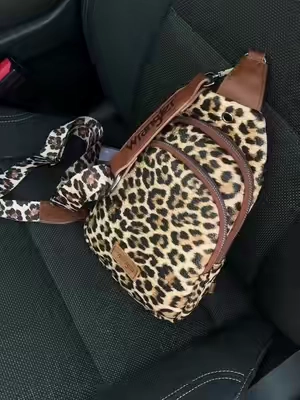 My favorite wrangler bag and ofcourse in leopard print 🤎 #wrangler #leopardprint #backtoschool #TikTokshopbacktoschool #endofsummersale 