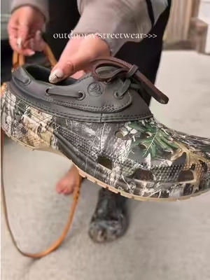 realtree x crocs x boat shoes 🤎🍂 #crocs #crocsnewarrivals #realtreecrocs #camocrocs #boatshoes 