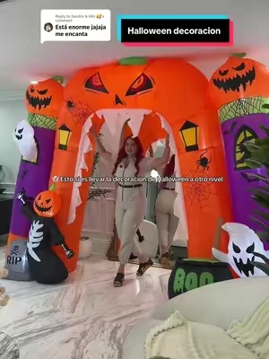 Replying to @Sandra & Kiki 🥰 🎃 El inflable perfecto para convertir la entrada de tu casa en una decoración de Halloween gigante 👻 Se ilumina, mide 10 pies de alto y literalmente transforma todo el frente de la casa. #halloweendecor#halloween#halloweenoutdoordecor#tiktokshopcreatorpick#halloweeninflatables  