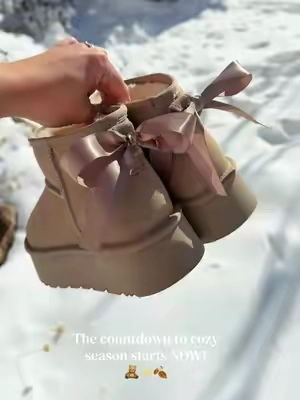 @Dream Pairs has hands down the cutest and most comfortable shoes! These boots are to die for! #suedeboots #fallboots #platformboots #uggs #uggseason 