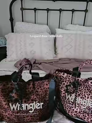 Wrangler did so good with these leopard totes 🐆 #Wrangler #WranglerBags #LeopardPrint #WesternStyle #TikTokShopFinds 