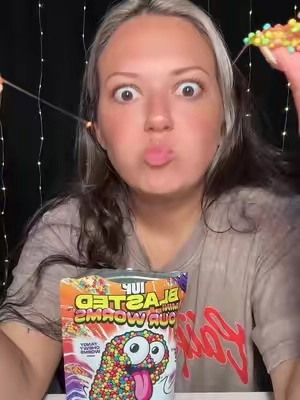 Rainbow punch blasted sour worms #gummyworms #gummies #1up #candy 