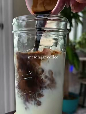 @Mason Jar Lifestyle #masonjar #coffeeaesthetic #coffeeathome #coffeetumbler #glasstumbler 