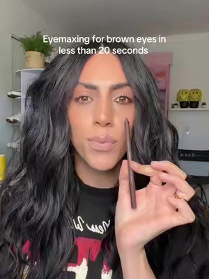 Shade barolo >>>  @Persona Cosmetics literally gave us the perfect eyeliner shade for fall! And it’s waterproof and smudge proof! #personacosmetics #Eyeliner #TikTokshopbacktoschool  #burgundyeyeliner #eyemaxing 